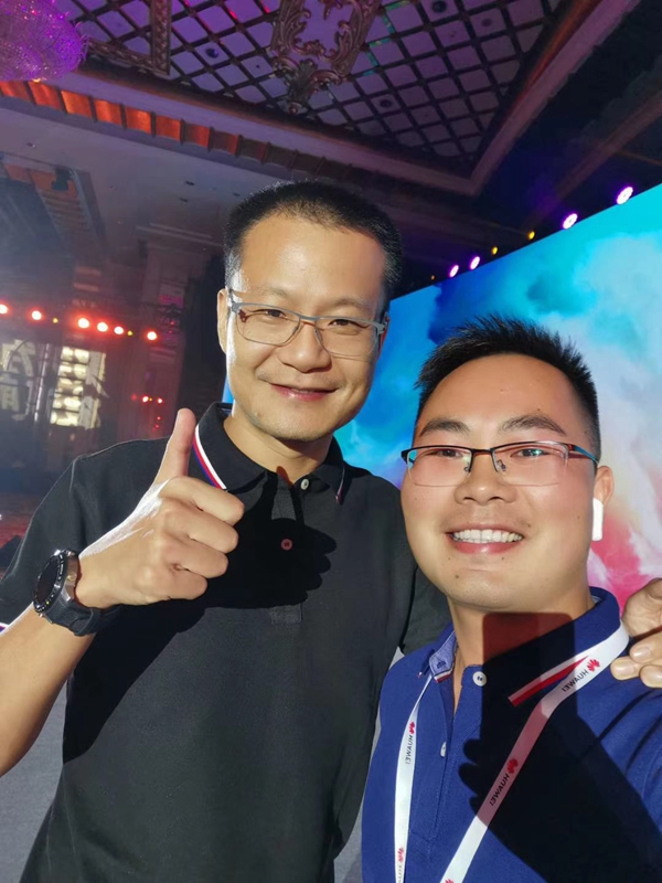 华为中国政企业务总裁蔡英华与CA88代表合影